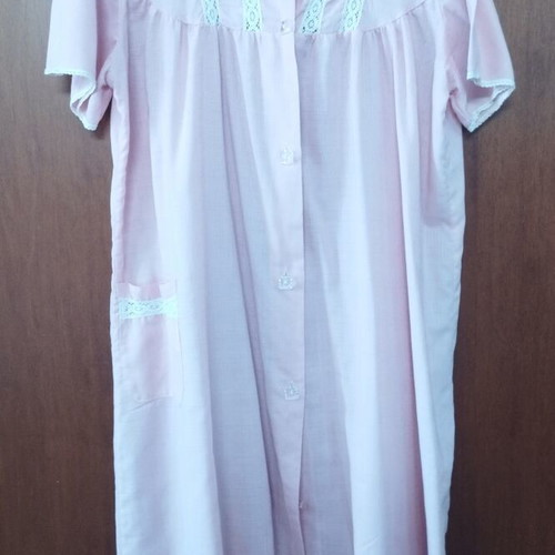 Vintage Milly robe 6XL pastel pink with lace, like new