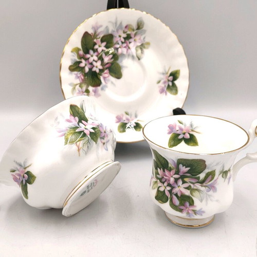 Royal Albert May Flaver bone china set like new