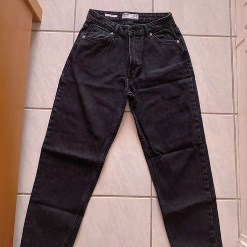 Τζιν Bershka μαύρο mom high waist αφόρετο