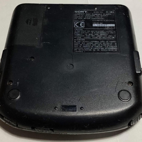 Sony Diskman D-143 used with rechargeable battery