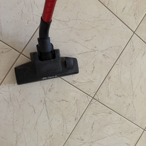 Electric stick vacuum cleaner