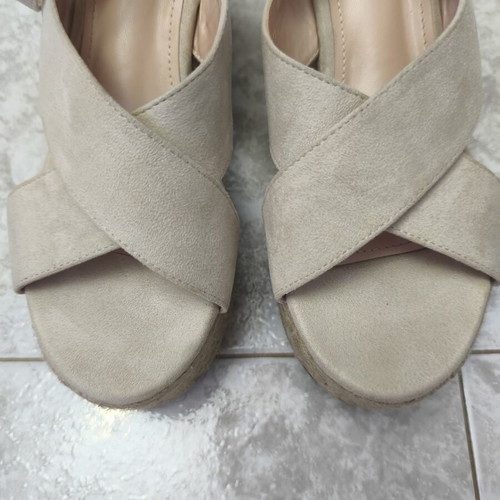 Espadrille suede beige platform sandals size 39 like new