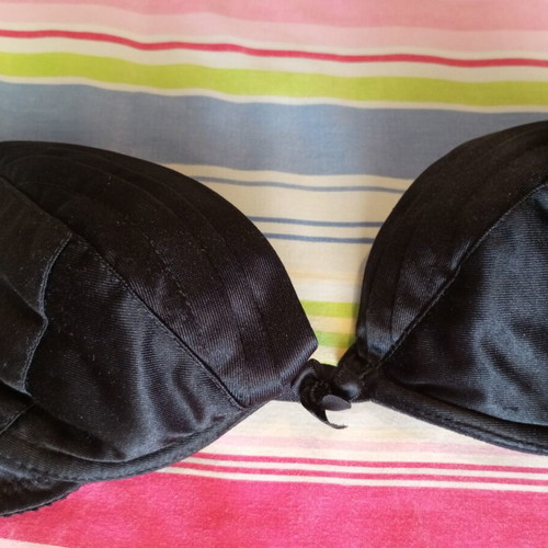 Wonderbra Vintage 90s Original Push-Up Bra like new, black satin