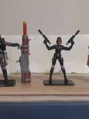 Destro & Baroness action figures Star Brigate edition like new
