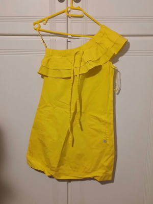 Toi&Moi short yellow dress one shoulder with ruffles size S like new