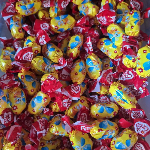 Bulk candies with different flavors
