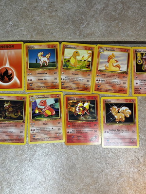 Συλλεκτικές κάρτες Pokemon 1999 μεταχειρισμένες, σετ