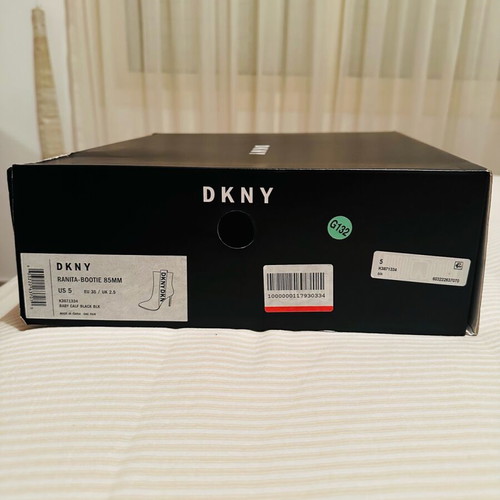 Boots DKNY size 35 black leather new, 10 cm heel