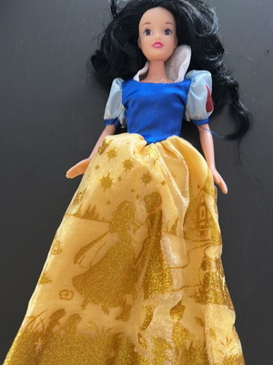 Simba Toys Snow White Doll like new