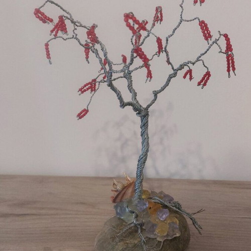 Decorative tree made of wire and beads new