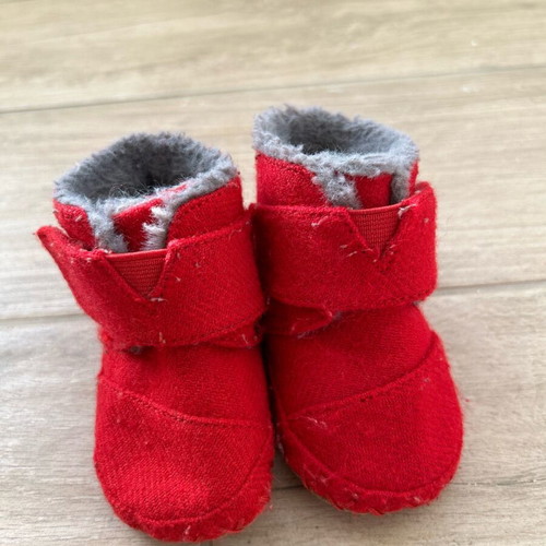 TOMS soft sole baby shoes used, size 19.5