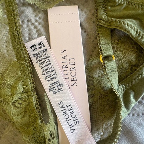 Victoria’s Secret thong new, green, size Small