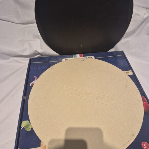 Pizza stone Ernesto like new