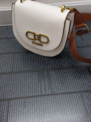 Guess Fleet Mini Saddle Crossbody bag new, cream color