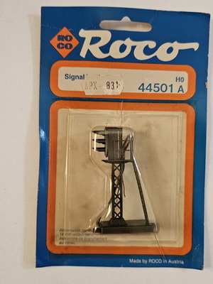 Roco 44501A HO Light Signal like new, 3-aspect railway signal
