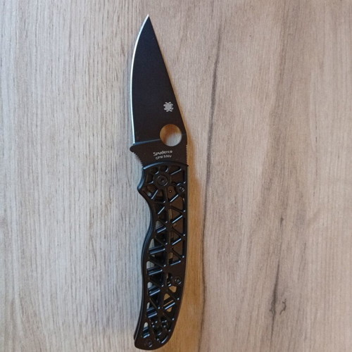 Spyderco Edgerati All Black Knife like new, aluminum handle