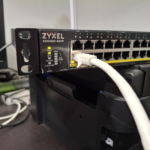 Zyxel XGS1930-52HP PoE switch