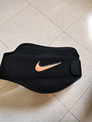 Ζώνη άρσης βαρών Nike Strength Training 2.0 σε άριστη κατάσταση