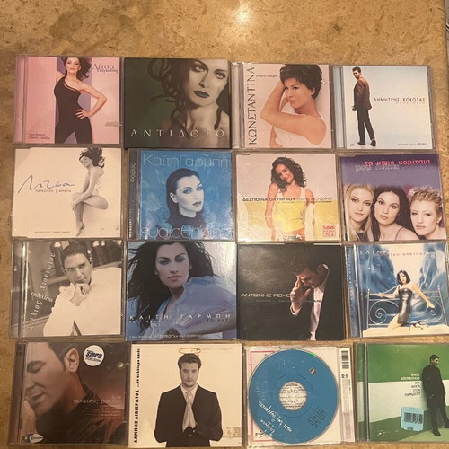 Authentic CDs like new, pack of 16 with unforgettable hits