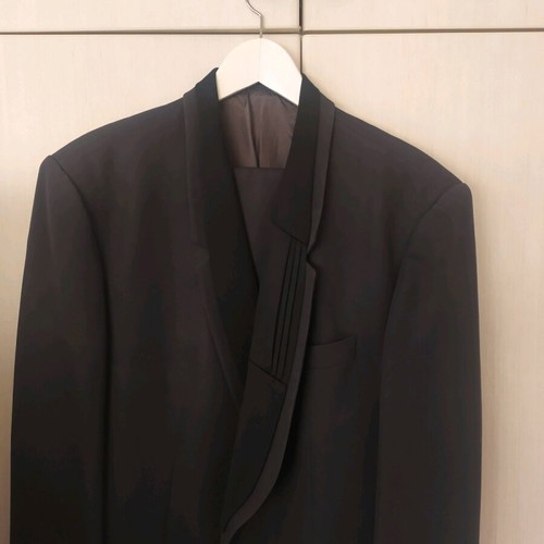 Men's suit used, size XXL
