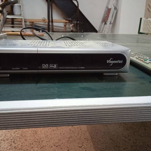 Satellite receiver used with remote control