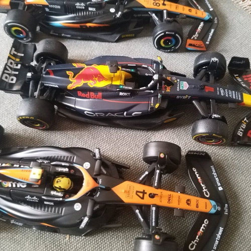 Max Verstappen, Oscar Piastri, Lando Norris (1/24) - package