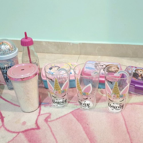 Food containers, cups and glasses like new, all together