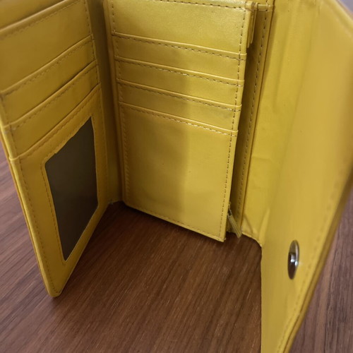 Doca wallet, yellow