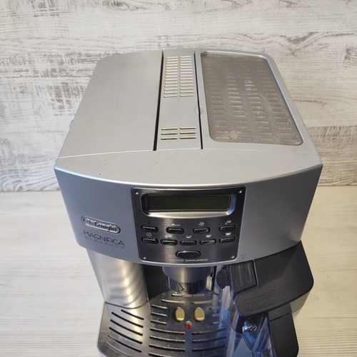 De'Longhi Magnifica Elegance Pronto Cappuccino espresso machine with digital display