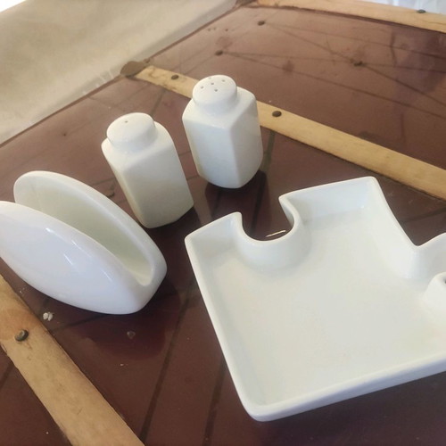 Set of four kitchen items new condition