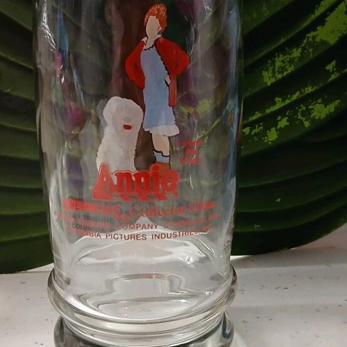 Annie and Sandy glass rare, 1980s, like new
