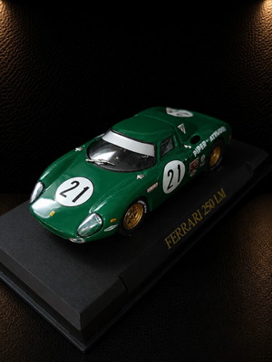 Ferrari 250 LM 1:43 collectible racing model with display base