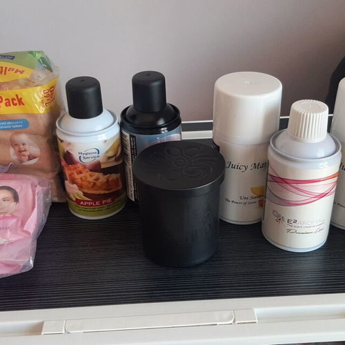 Set of 6 new room fragrances with scented candle and gift wipes