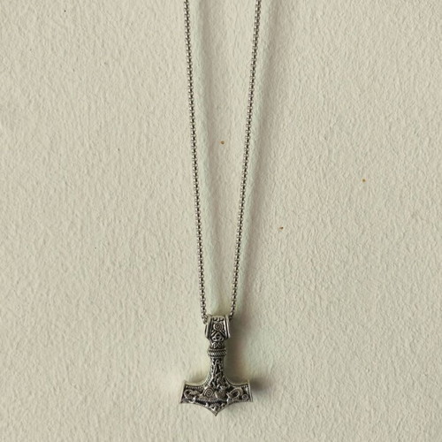 Mjolnir pendant like new, silver, Viking knotwork design