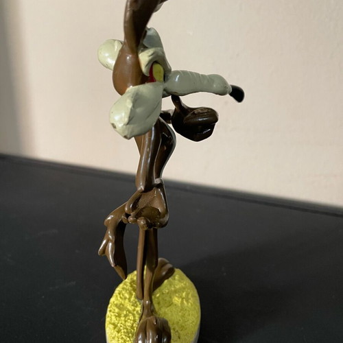 Wile E. Coyote figure used, Looney Tunes, Warner Bros.