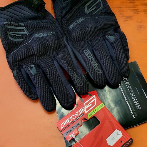 Five RS3 Evo motorcycle gloves like new, summer, size M