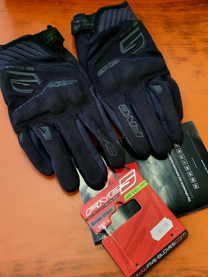 Five RS3 Evo motorcycle gloves like new, summer, size M