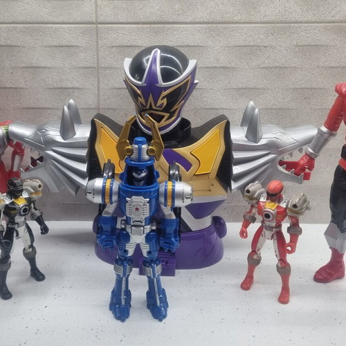 Power Rangers figure set