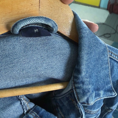 Denim jacket size M like new, blue