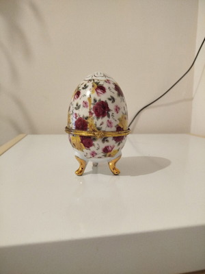Porcelain decorative egg used, large size