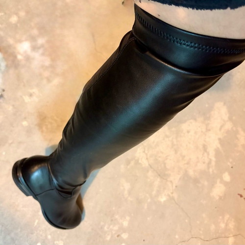 Leather black boots new, size 38