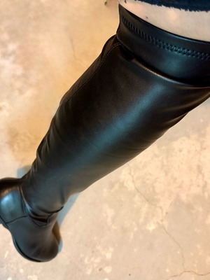 Leather black boots new, size 38