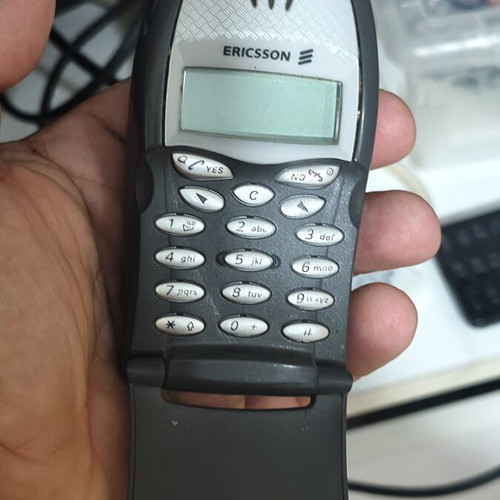 Ericsson T20e mobile phone for repair or spare parts