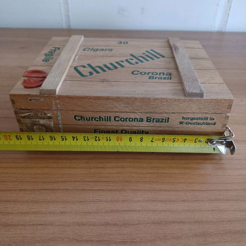 Churchill wooden cigar box used, collectible