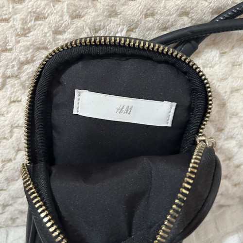 H&M crossbody bag like new, black