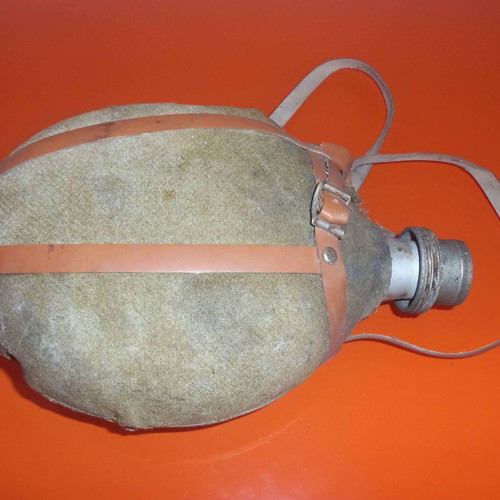 Aluminum military canteen used, height 25 cm