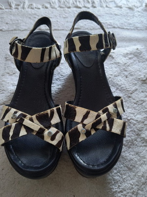 Pony Skin Platform Sandals used, black and white, size 37