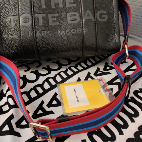 Marc Jacobs small crossbody bag 25x20, black