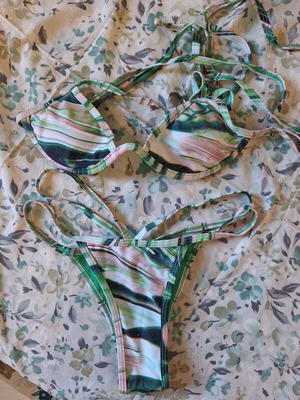 H&M bikini like new, green and pink with cords, size S