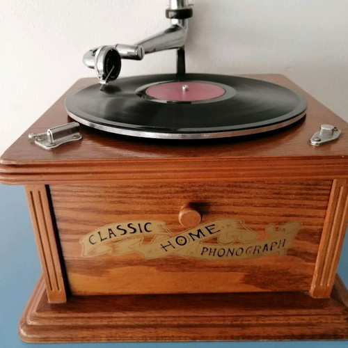 Imitation gramophone radio like new with cassette and wooden base